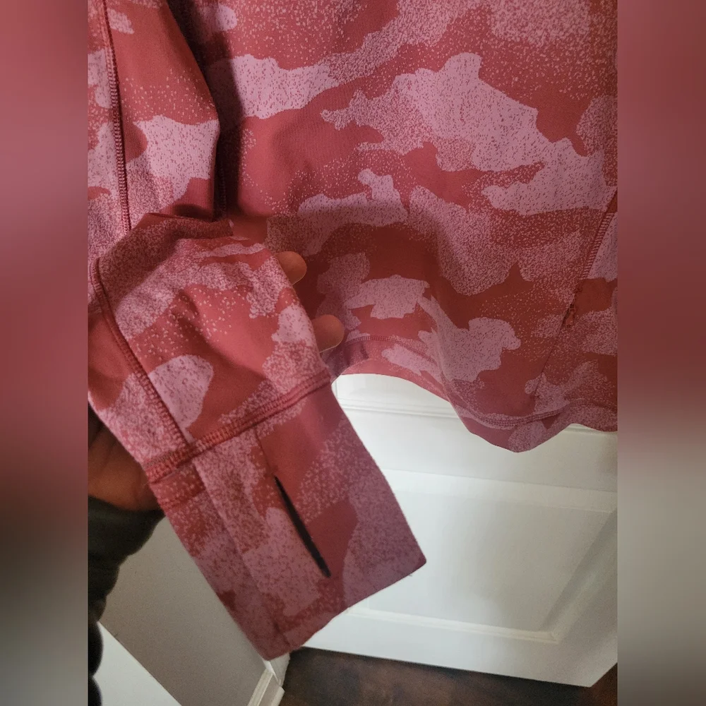 Lululemon Its Rulu Run Long Sleeve Shirt Pink Camo Jacquard Size 8